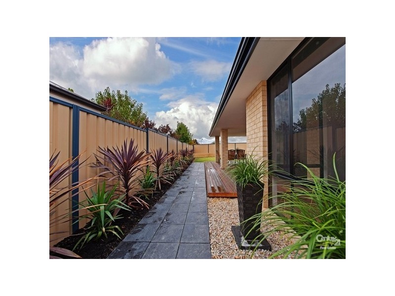 3 Grallina Way, Tapping WA 6065