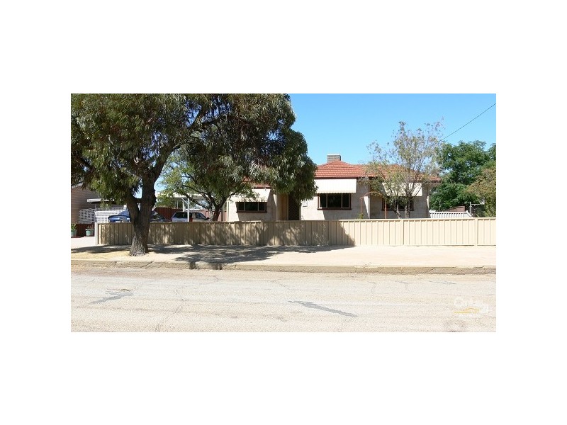 13 Morton Street, Merredin WA 6415