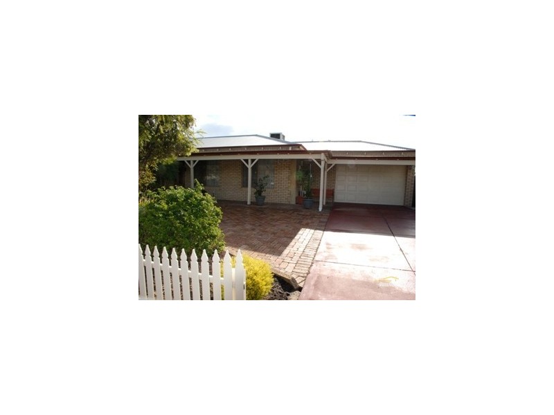 21 Explorer Drive, Thornlie WA 6108