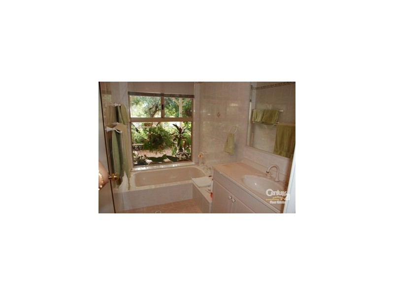 21 Explorer Drive, Thornlie WA 6108