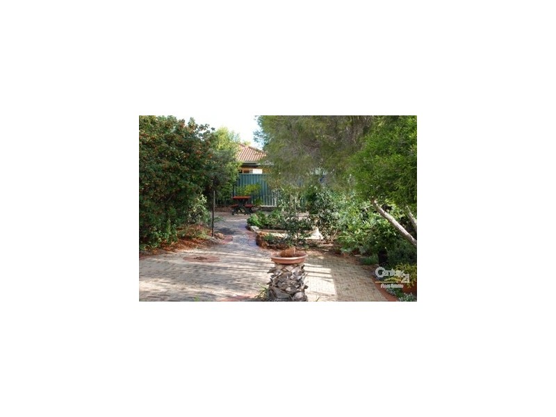 21 Explorer Drive, Thornlie WA 6108