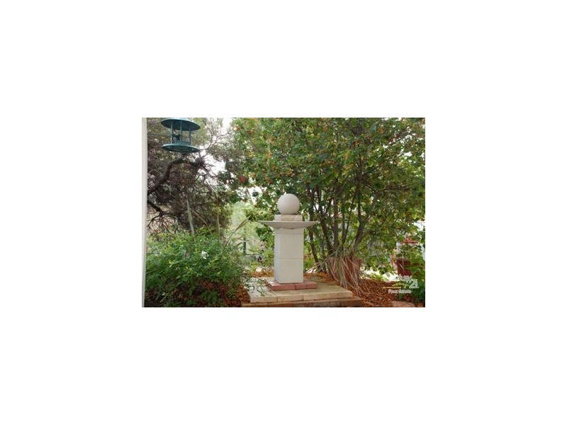 21 Explorer Drive, Thornlie WA 6108