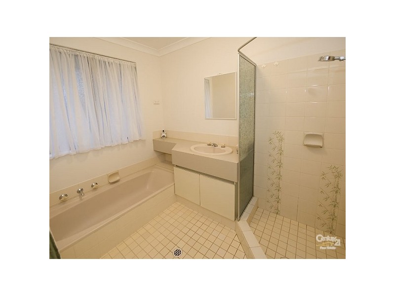 18 Regal Drive, Thornlie WA 6108