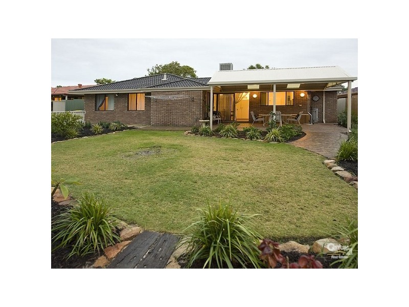 18 Regal Drive, Thornlie WA 6108