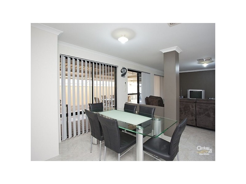 51 Aroona Way, Maddington WA 6109