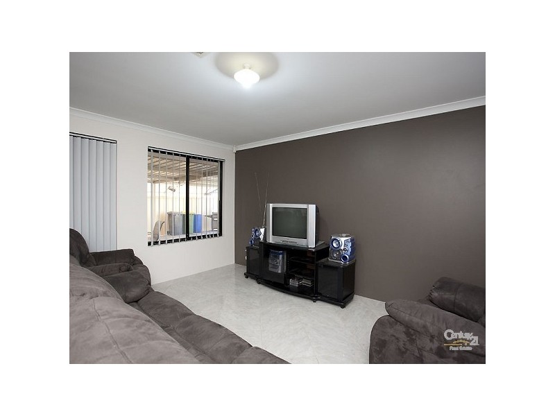 51 Aroona Way, Maddington WA 6109