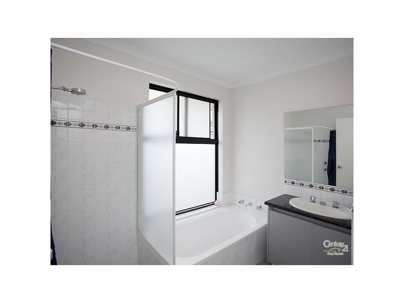 51 Aroona Way, Maddington WA 6109