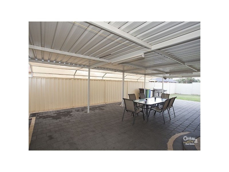 51 Aroona Way, Maddington WA 6109
