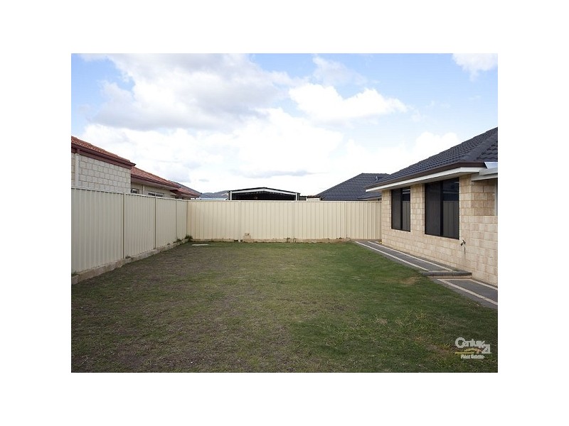 51 Aroona Way, Maddington WA 6109