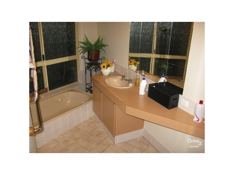 70 Regal Drive, Thornlie WA 6108