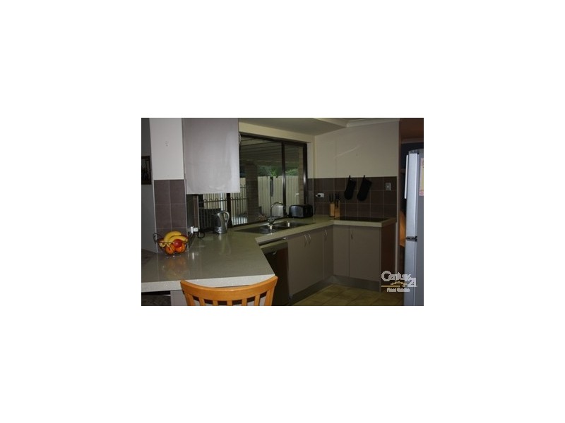 5 Logpine Crescent, Camillo WA 6111