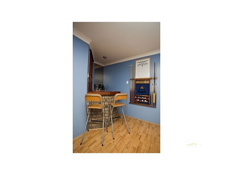 5 Logpine Crescent, Camillo WA 6111