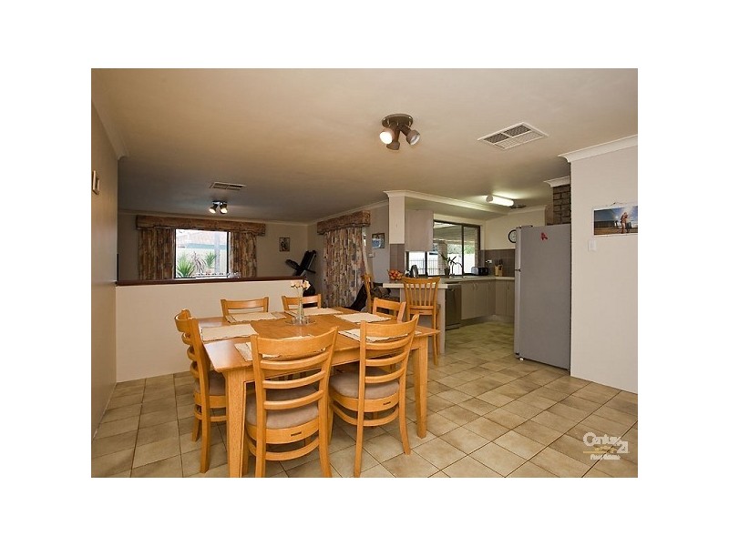 5 Logpine Crescent, Camillo WA 6111