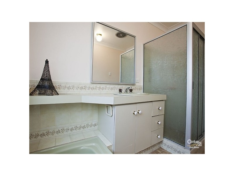 5 Logpine Crescent, Camillo WA 6111