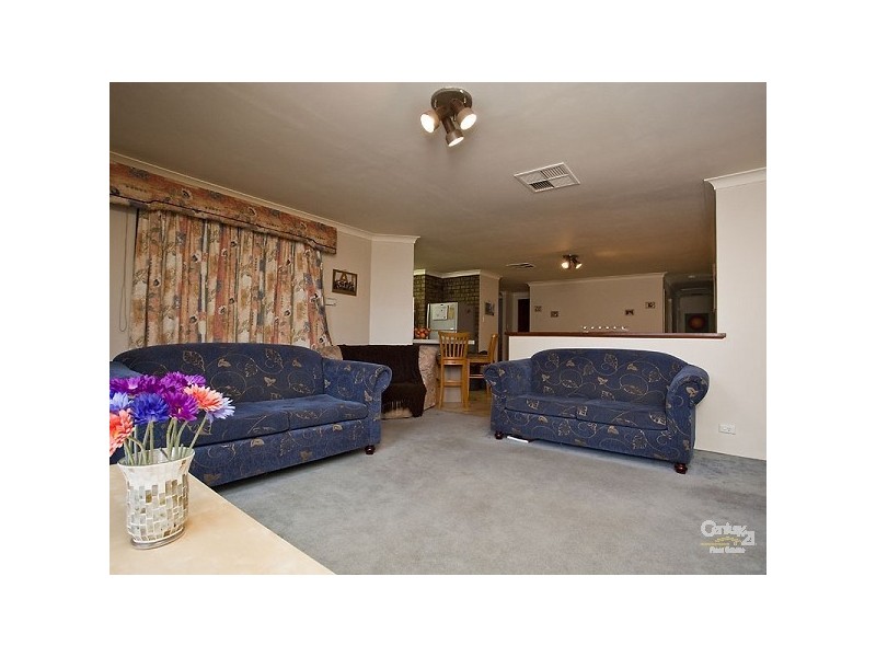 5 Logpine Crescent, Camillo WA 6111