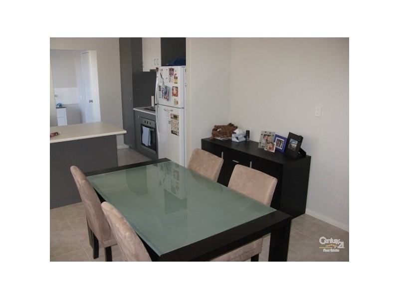 33/11 Hazlett Way, Canning Vale WA 6155