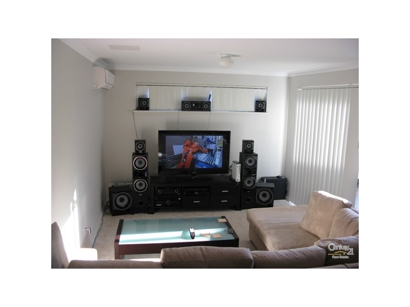 33/11 Hazlett Way, Canning Vale WA 6155