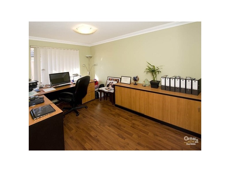 14 Nooyan Close, South Guildford WA 6055