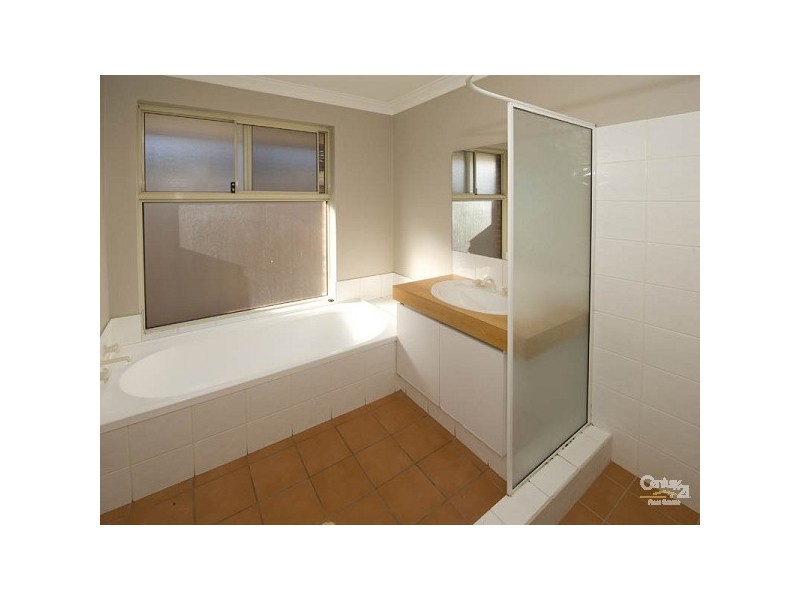 14 Nooyan Close, South Guildford WA 6055