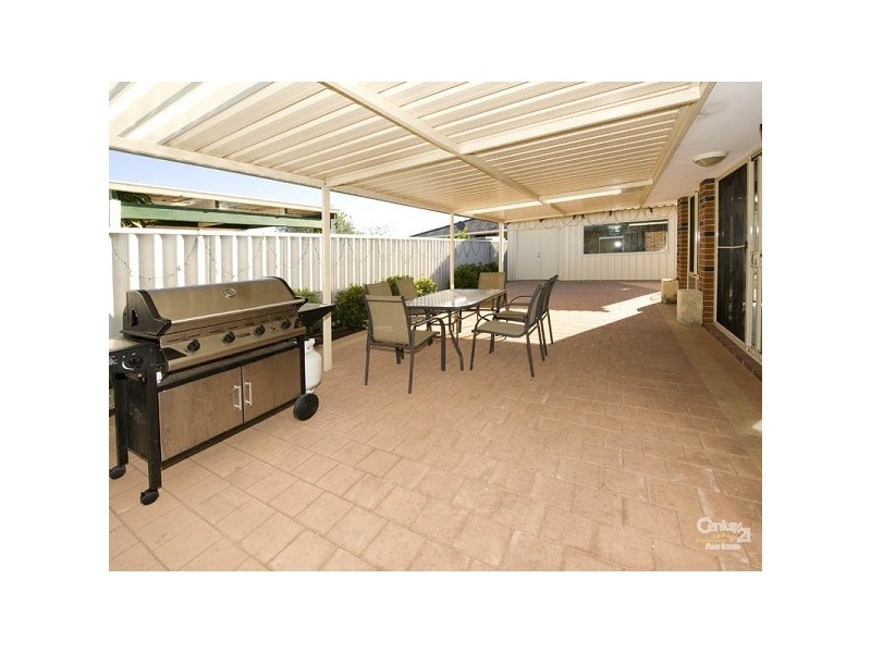 14 Nooyan Close, South Guildford WA 6055