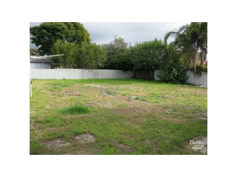 5 Tullamore Avenue, Thornlie WA 6108