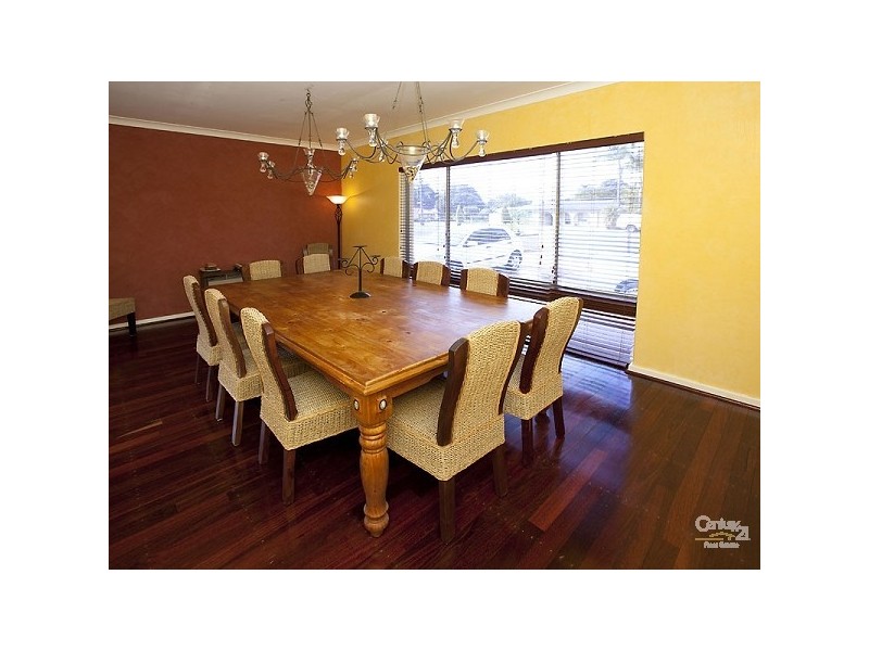 25 Pembury Road, Thornlie WA 6108