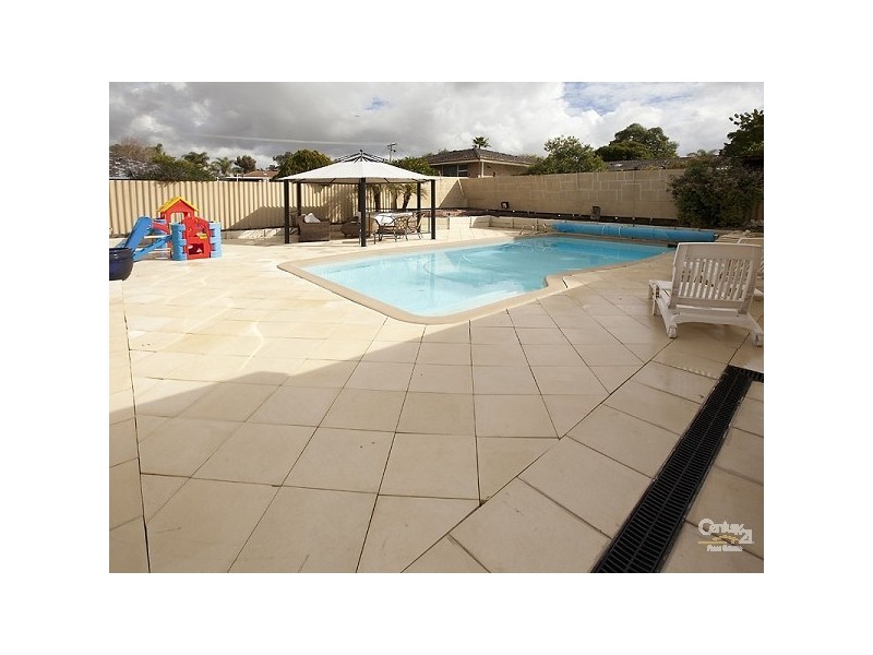 25 Pembury Road, Thornlie WA 6108