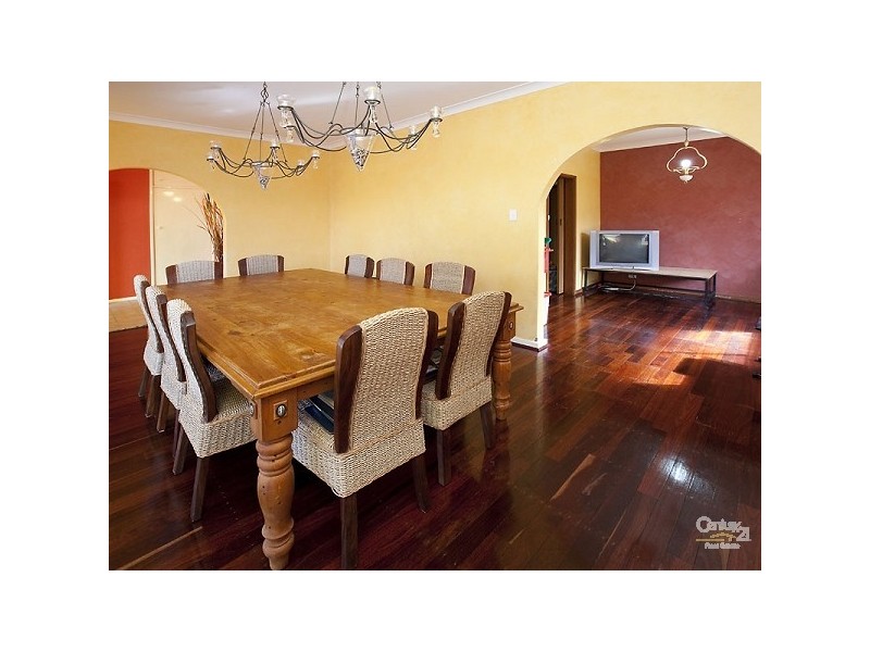 25 Pembury Road, Thornlie WA 6108