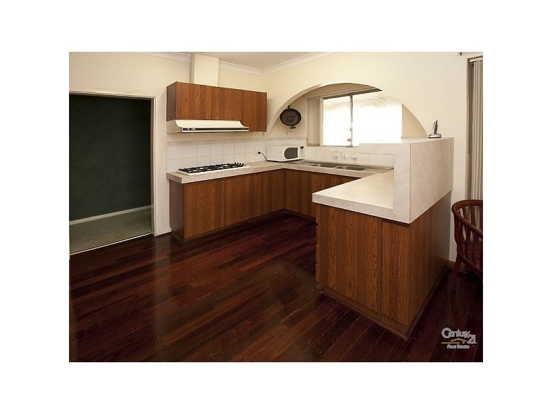 25 Pembury Road, Thornlie WA 6108