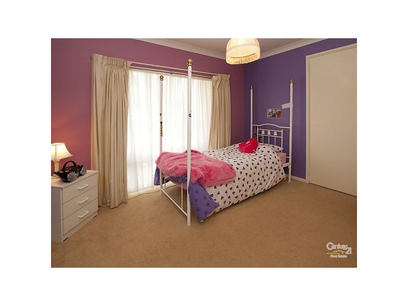 25 Pembury Road, Thornlie WA 6108