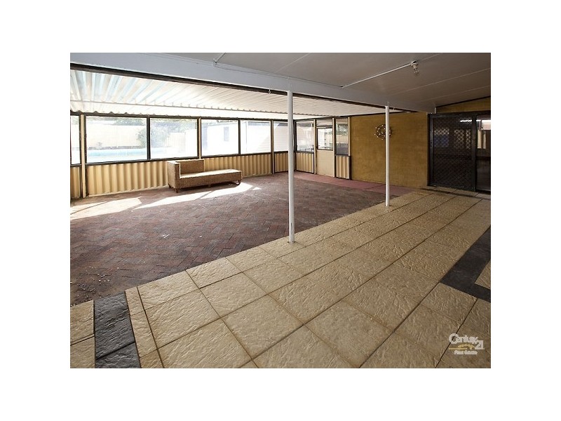 25 Pembury Road, Thornlie WA 6108