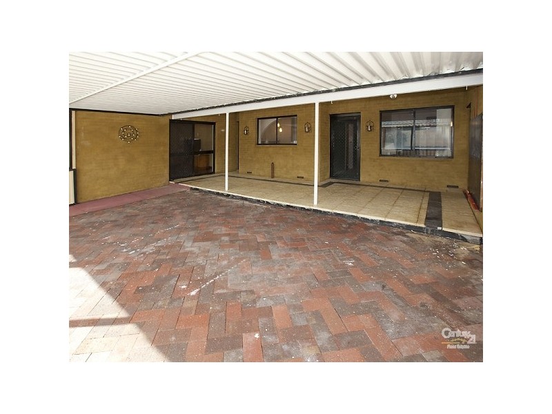 25 Pembury Road, Thornlie WA 6108