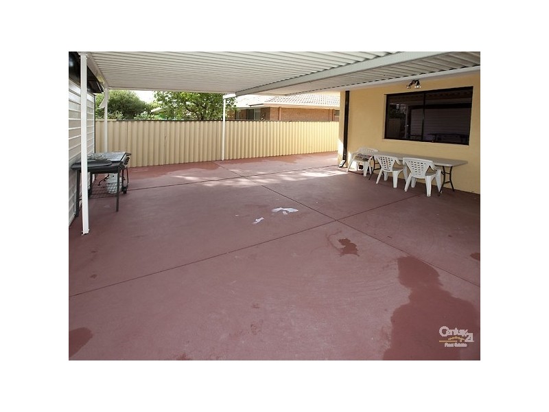 25 Pembury Road, Thornlie WA 6108