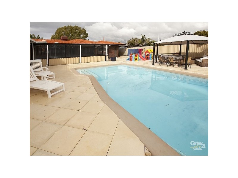 25 Pembury Road, Thornlie WA 6108