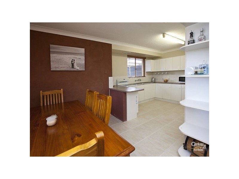 6 Penhurst Court, Thornlie WA 6108