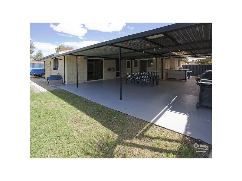 6 Penhurst Court, Thornlie WA 6108