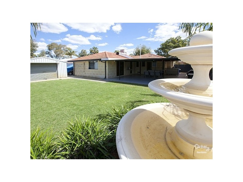 6 Penhurst Court, Thornlie WA 6108