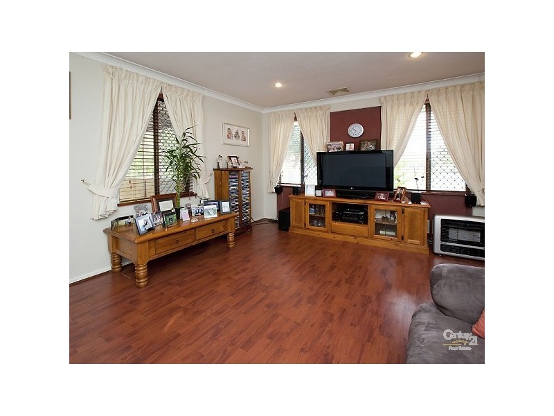 6 Penhurst Court, Thornlie WA 6108