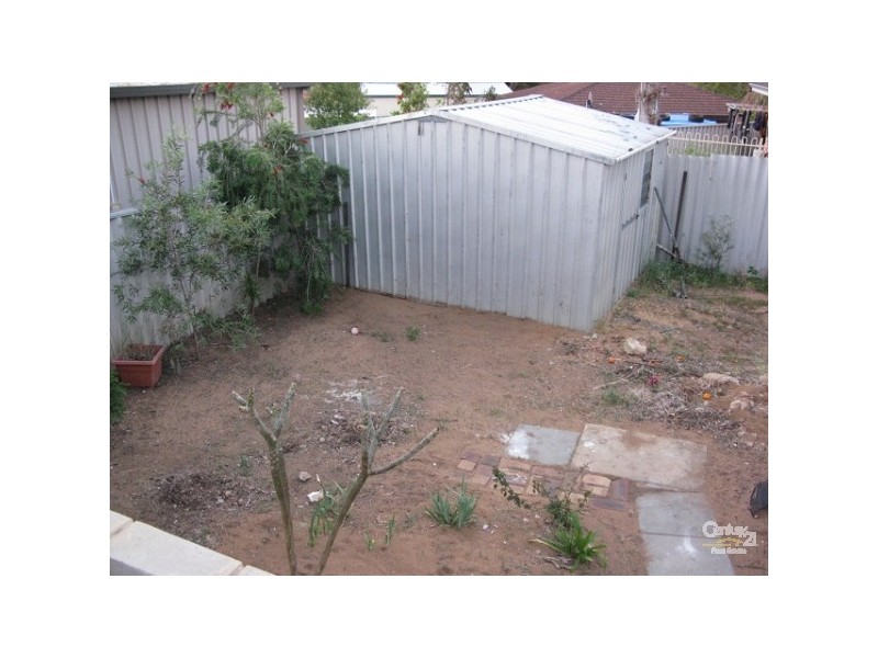 17 Tunnicliffe Street, Parmelia WA 6167
