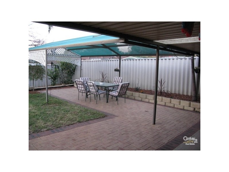17 Tunnicliffe Street, Parmelia WA 6167