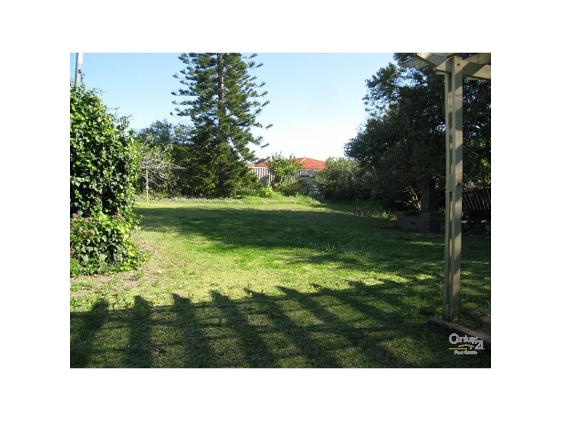 179 Safety Bay Road, Shoalwater WA 6169