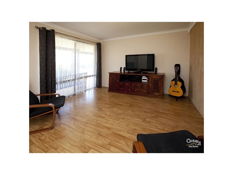 32 Cardiff Loop, Huntingdale WA 6110