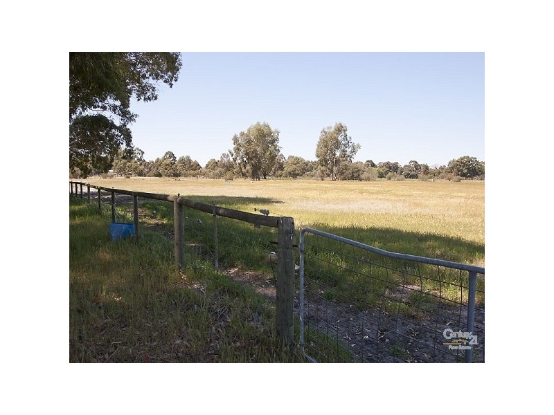 406 Orton Road, Oldbury WA 6121
