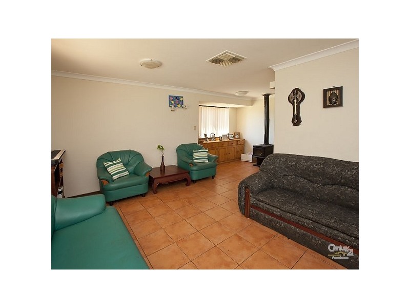 406 Orton Road, Oldbury WA 6121