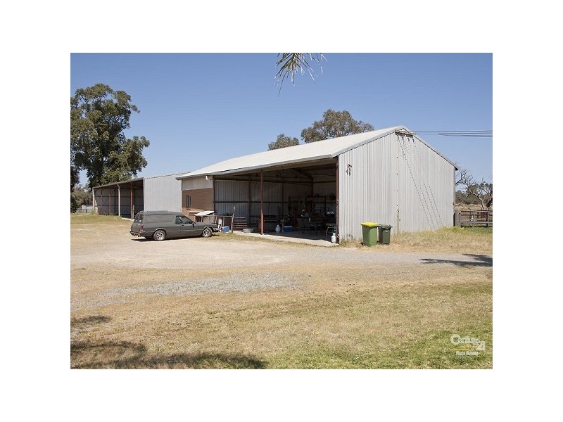 406 Orton Road, Oldbury WA 6121