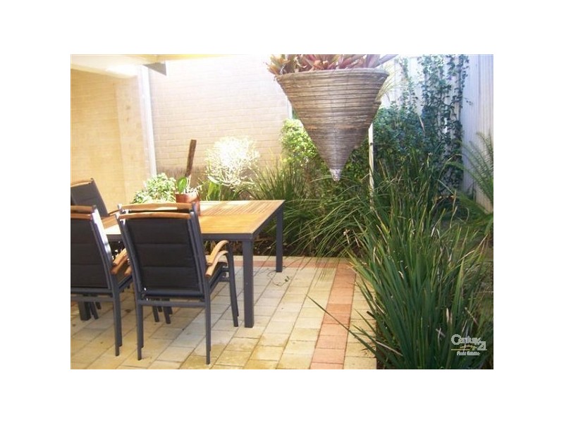 3/9 Point Walter Road, Bicton WA 6157