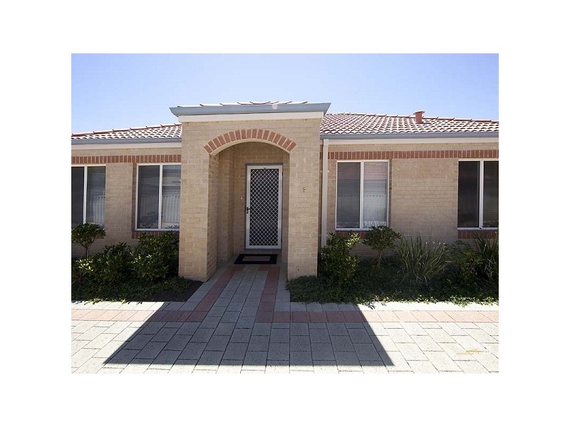 3/9 Point Walter Road, Bicton WA 6157