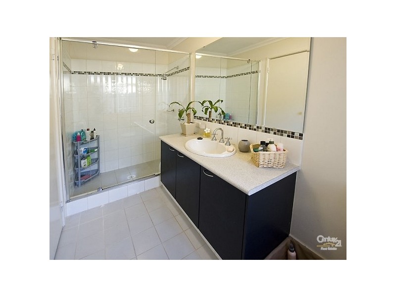 8 Lutea Road, Halls Head WA 6210