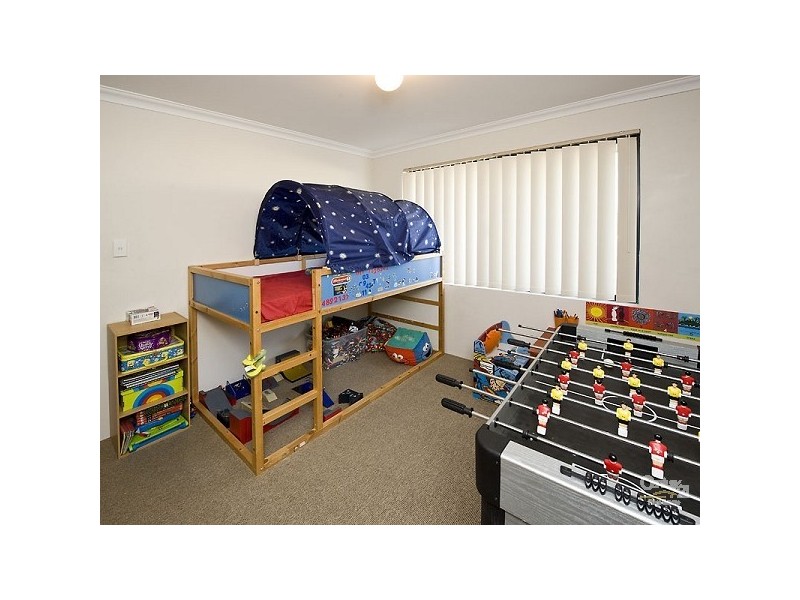 8 Lutea Road, Halls Head WA 6210