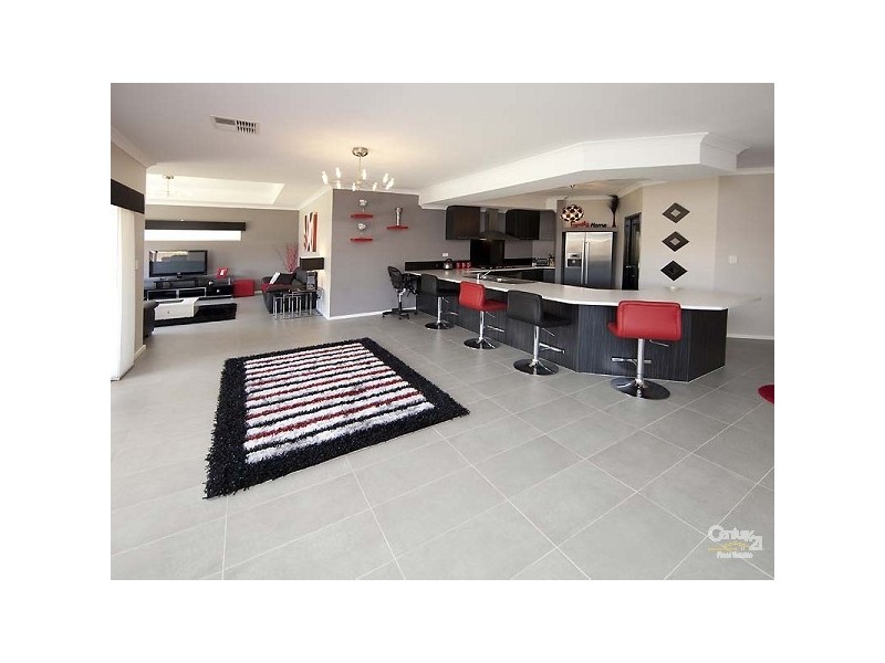 9 Lowerhall Gardens, Southern River WA 6110